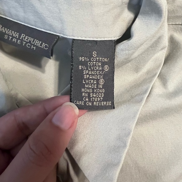 Light grey short sleeve button up shirt from Banana Republic. - Picture 3 of 5